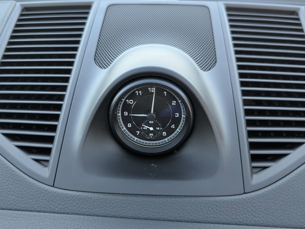 Certified 2024 Porsche Macan image 16