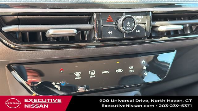 Used 2025 Nissan Kicks SR w/ Illumination Package FWD image 17