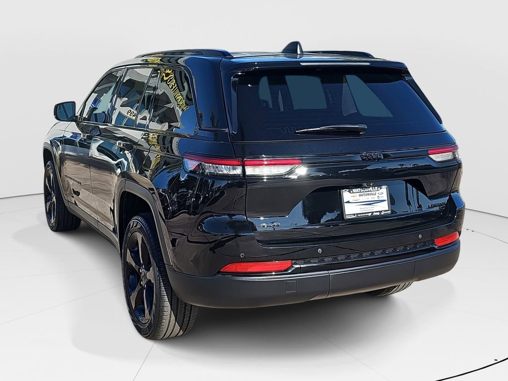 Used 2023 Jeep Grand Cherokee Limited w/ Black Appearance Package image 5