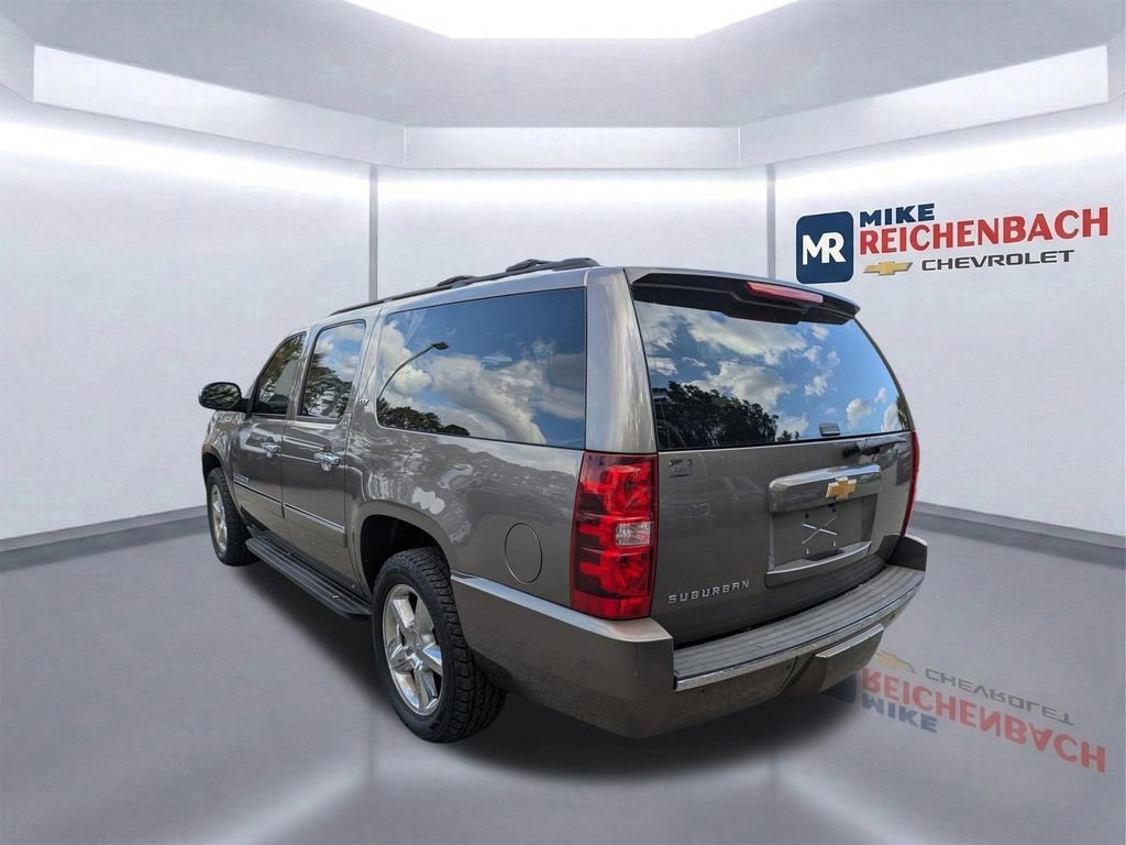 Used 2014 Chevrolet Suburban LTZ image 6