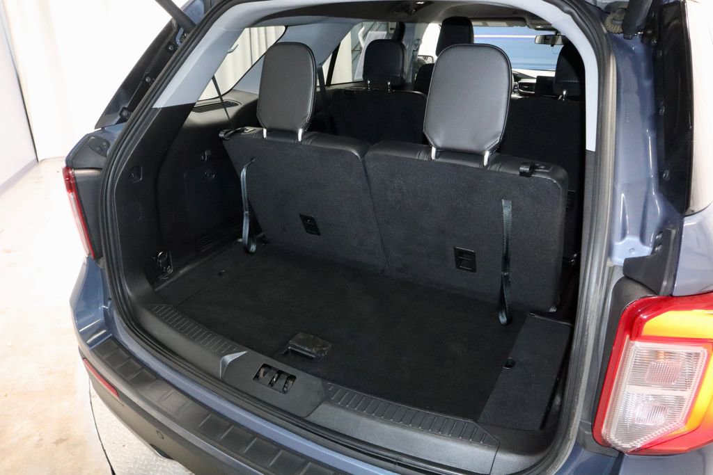 Certified 2021 Ford Explorer XLT w/ Equipment Group 202A image 15