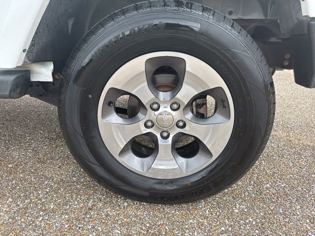 Used 2012 Jeep Wrangler Unlimited Sahara w/ Connectivity Group image 9