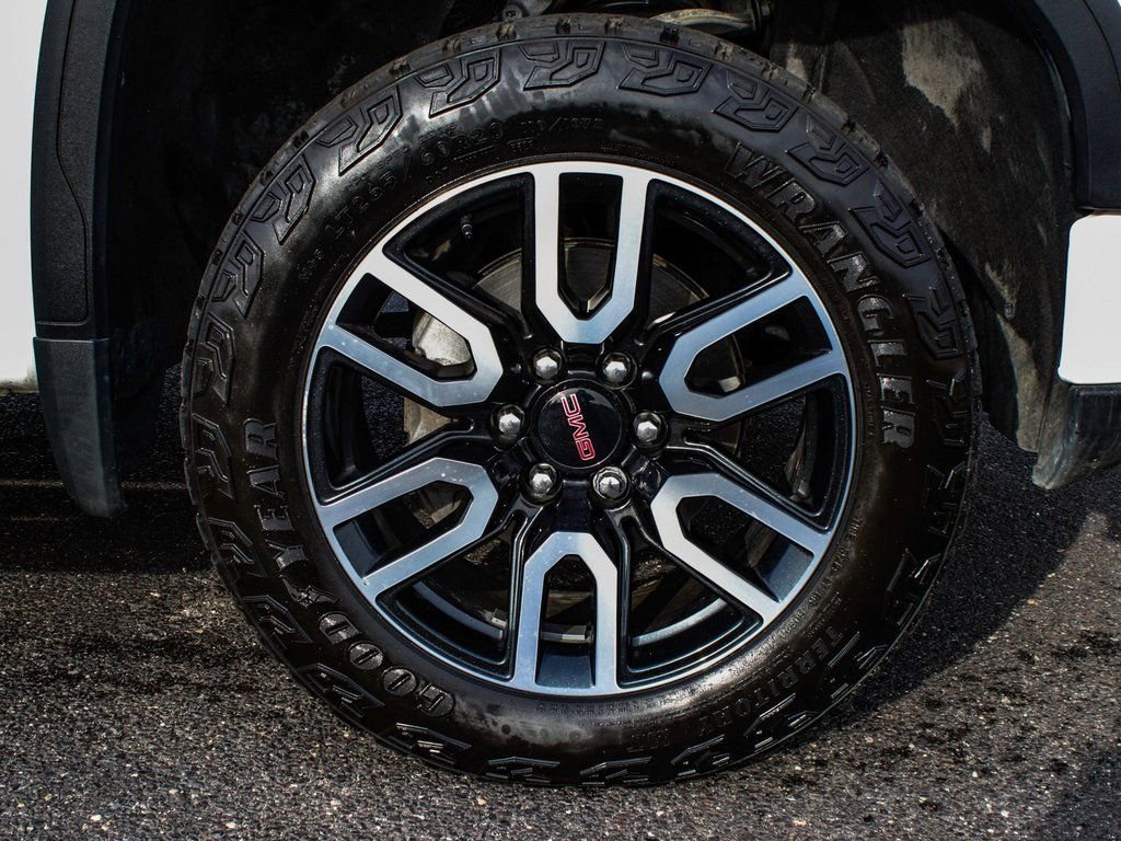 Used 2024 GMC Sierra 1500 AT4 w/ Technology Package image 7
