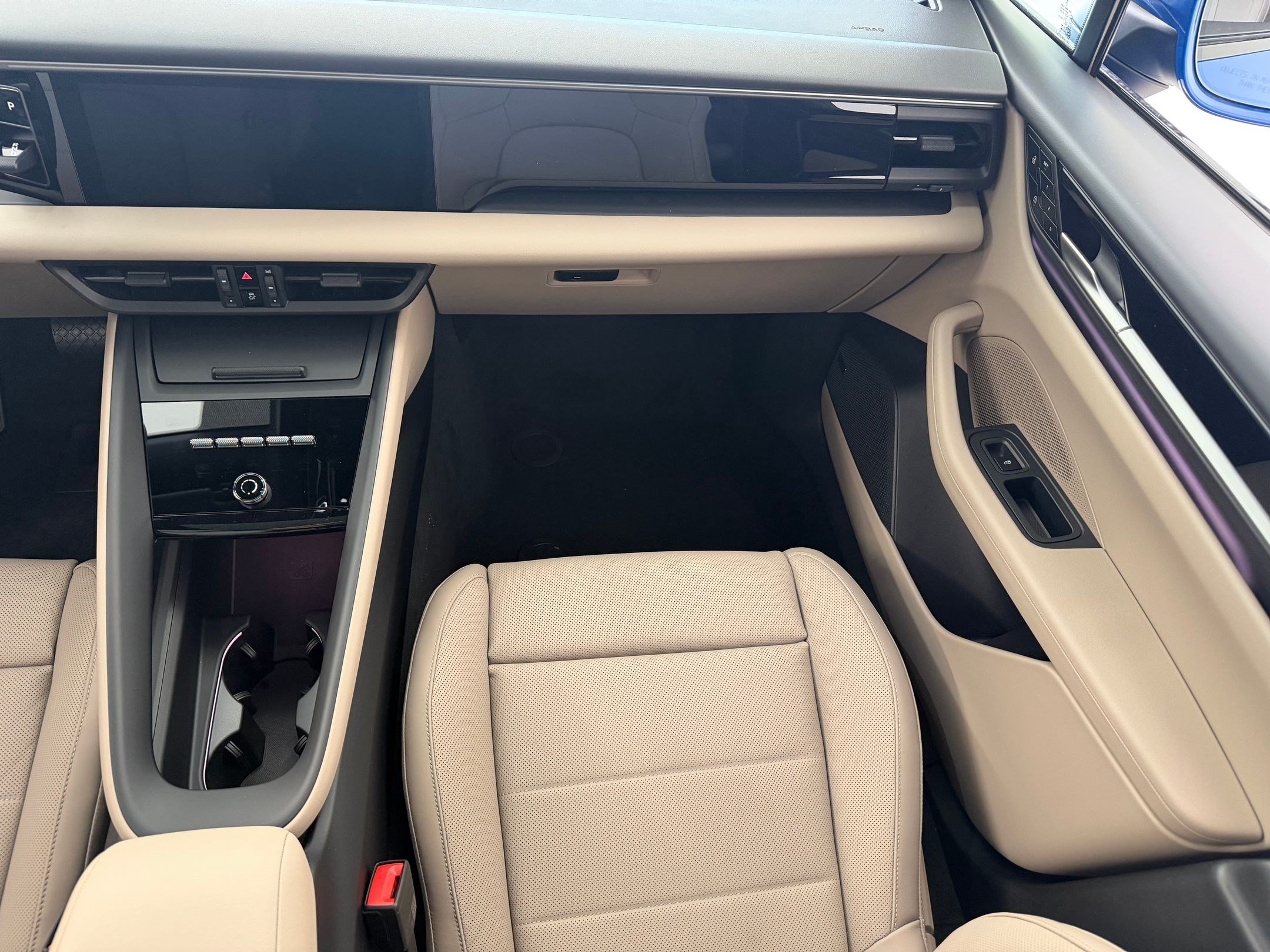 New 2026 Porsche Macan 4 Electric AWD/4WD image 32