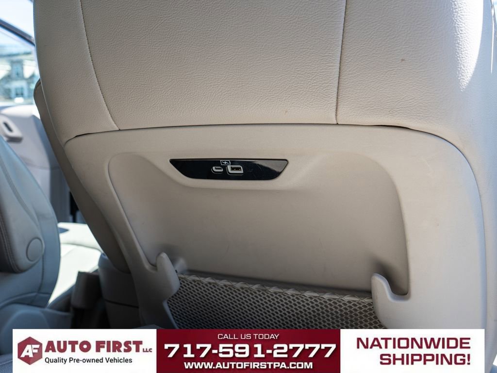 Used 2021 Chrysler Pacifica Touring-L FWD image 22