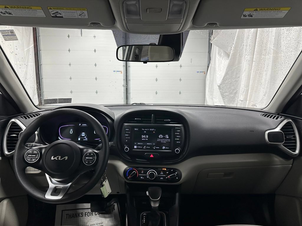 Used 2023 Kia Soul LX w/ LX Technology Package FWD image 41