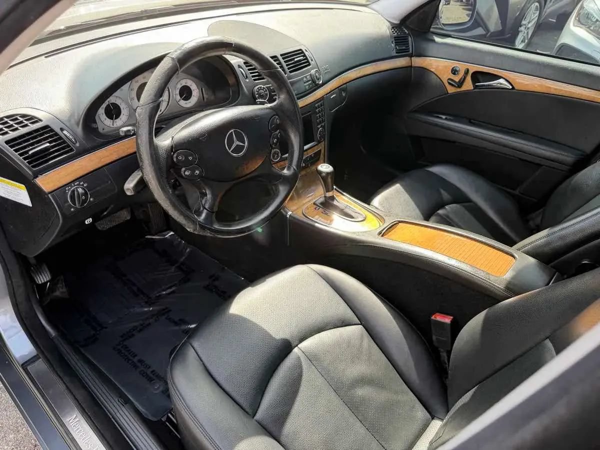 Used 2009 Mercedes-Benz E 350 Sedan image 7