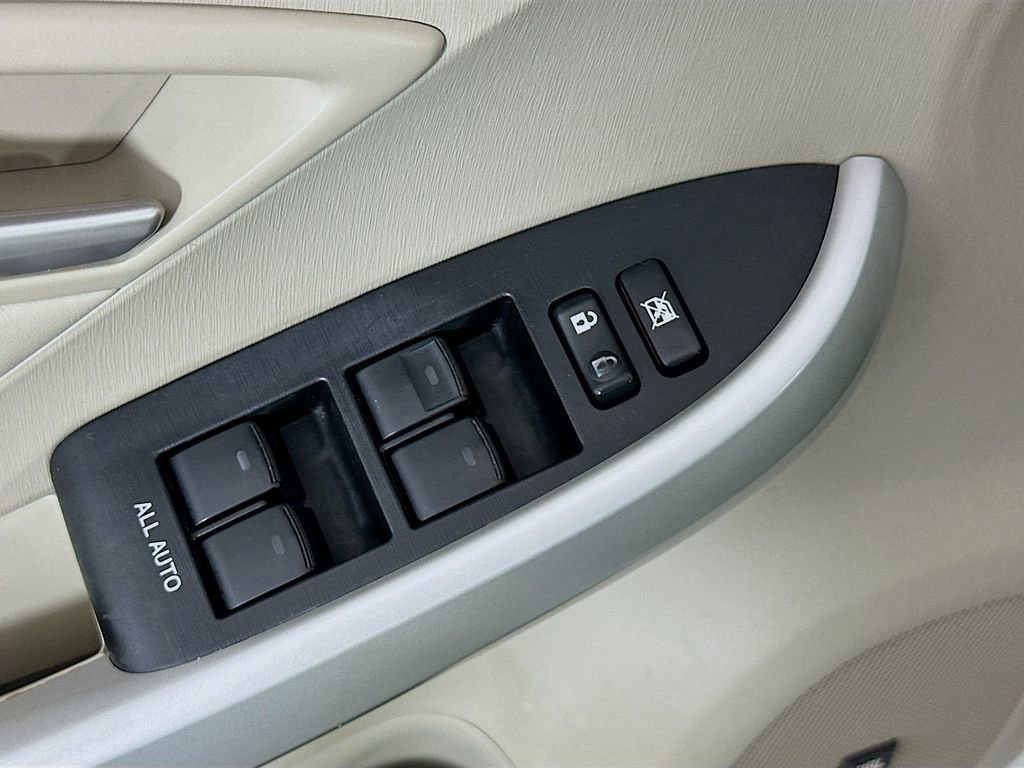 Used 2013 Toyota Prius Four w/ Deluxe Solar Roof Pkg image 18