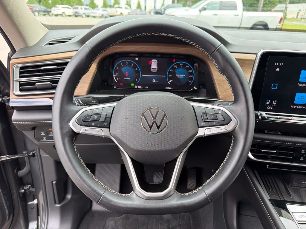 Used 2025 Volkswagen Atlas SE FWD image 15
