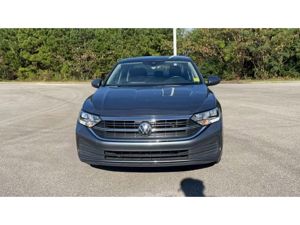Used 2024 Volkswagen Jetta SE image 7