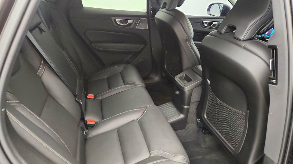Used 2022 Volvo XC60 T8 Inscription w/ Advanced Package image 24