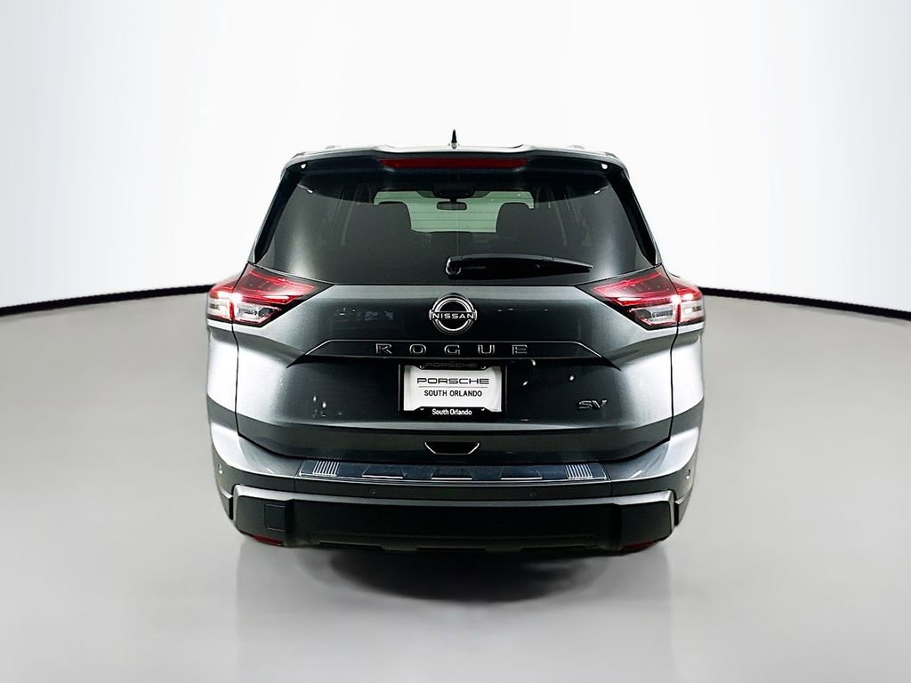 Used 2024 Nissan Rogue SV w/ SV Premium Package FWD image 10