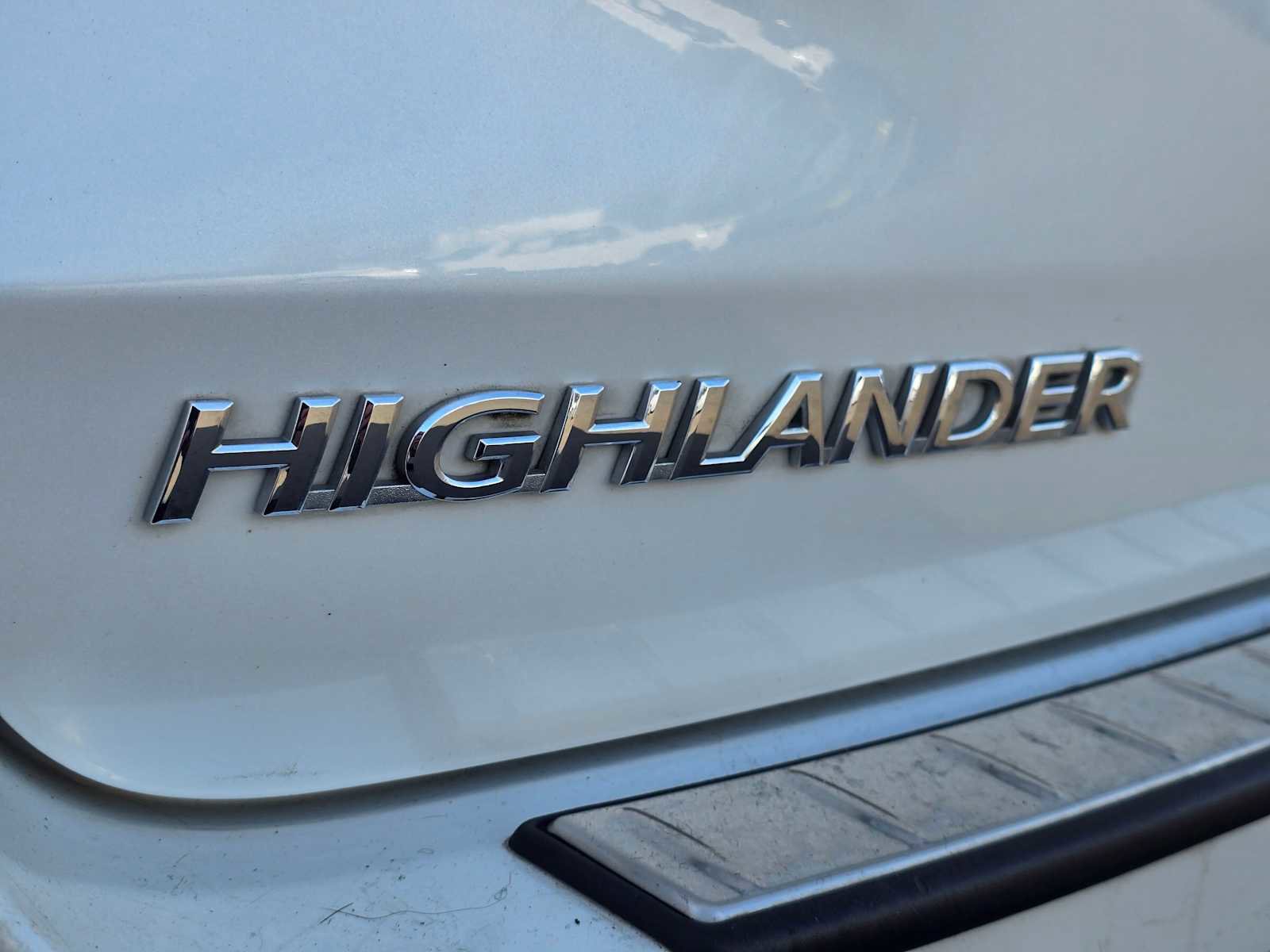 Used 2018 Toyota Highlander XLE image 16