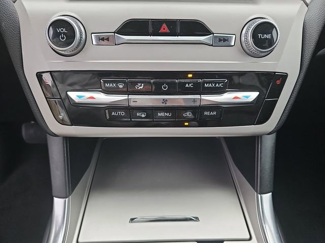 Used 2023 Ford Explorer XLT w/ Equipment Group 202A image 30