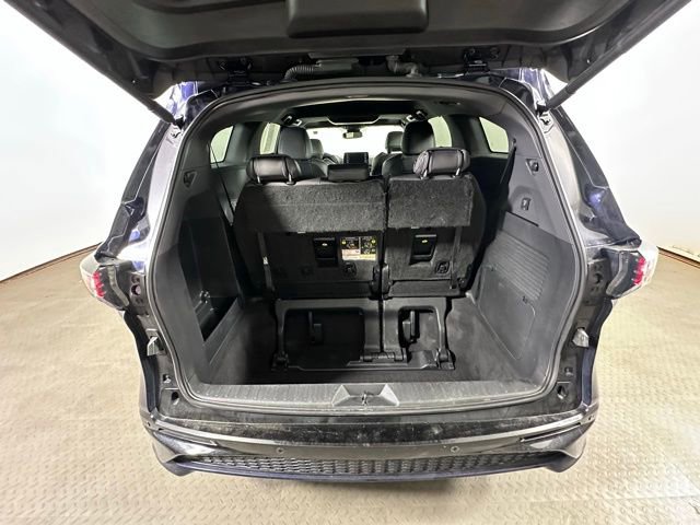 Used 2023 Toyota Sienna XSE w/ XSE Plus Package AWD/4WD image 13