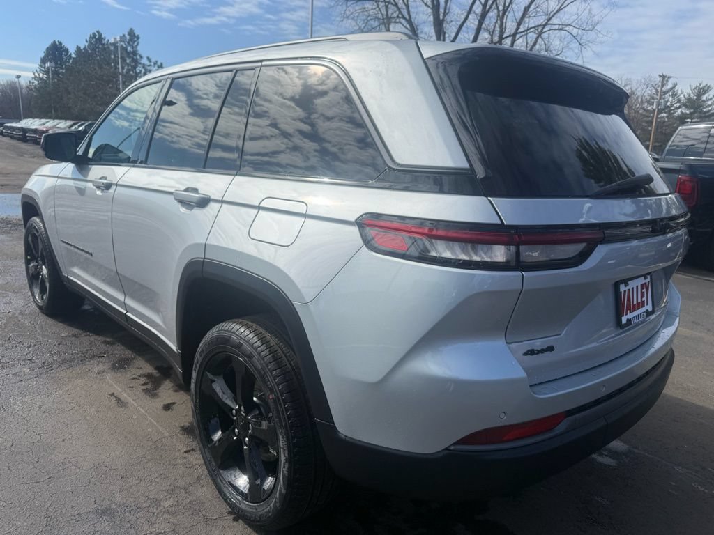New 2026 Jeep Grand Cherokee Limited w/ Limited Altitude Package AWD/4WD image 6
