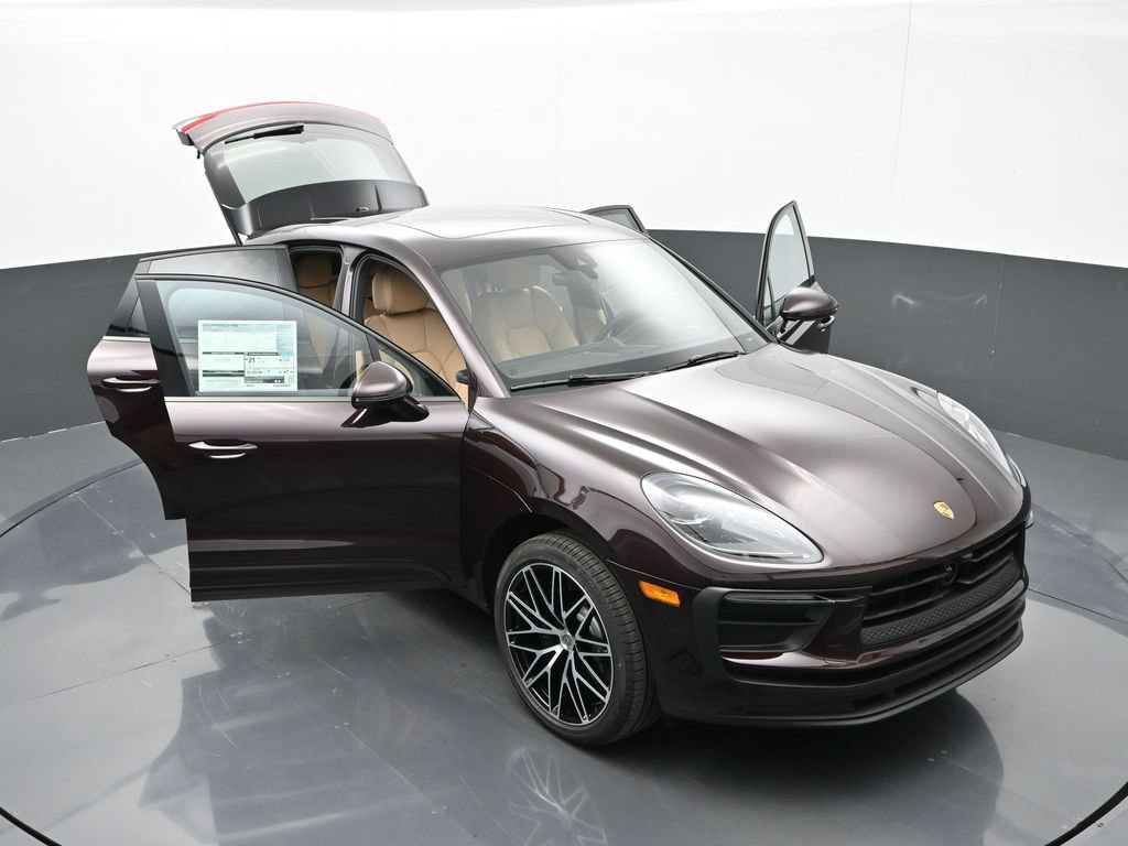 Certified 2026 Porsche Macan AWD/4WD image 37