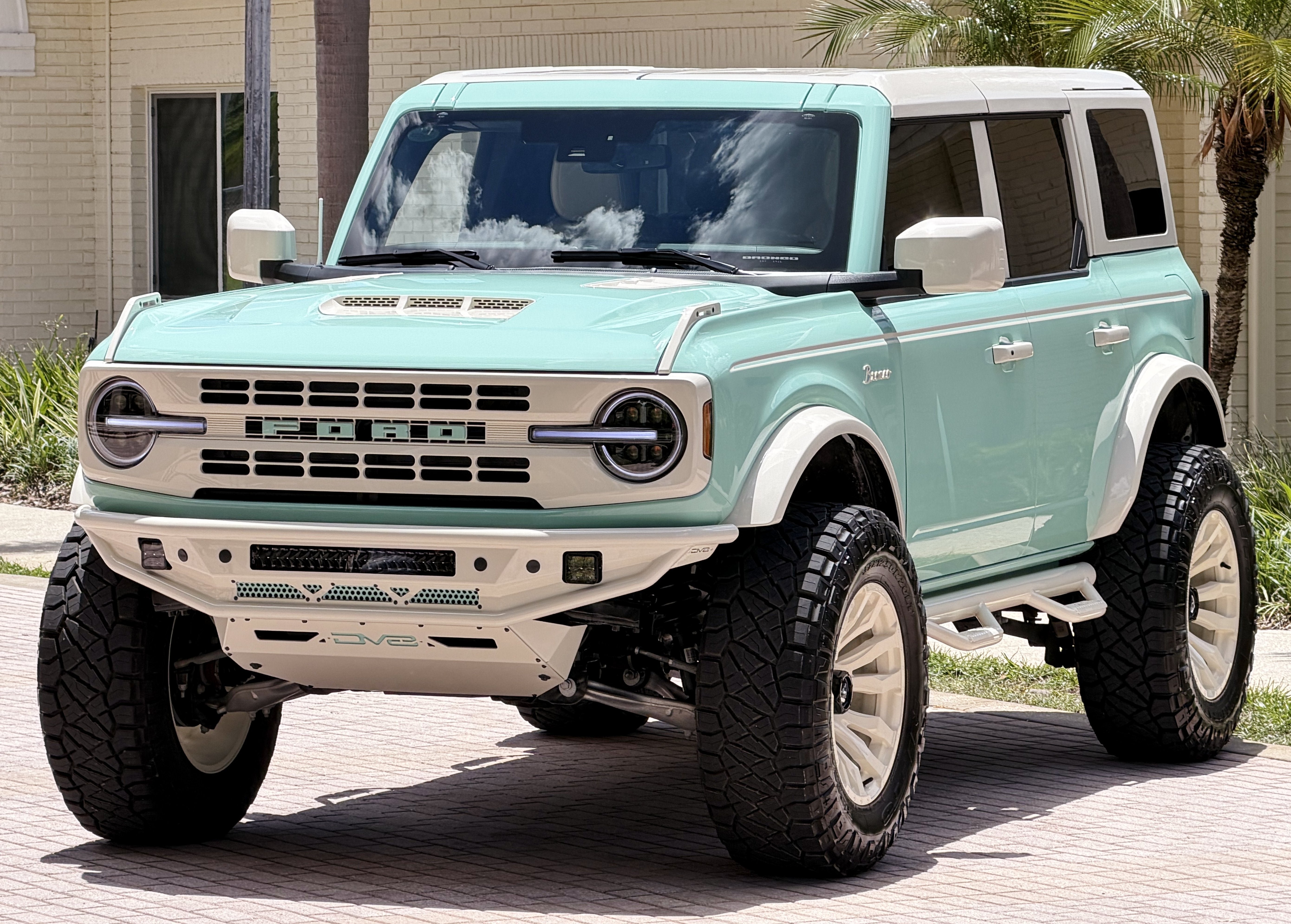 Used 2025 Ford Bronco Outer Banks AWD/4WD image 38