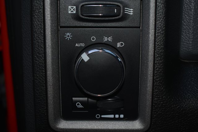 Used 2017 RAM 2500 Tradesman w/ Chrome Appearance Group image 16