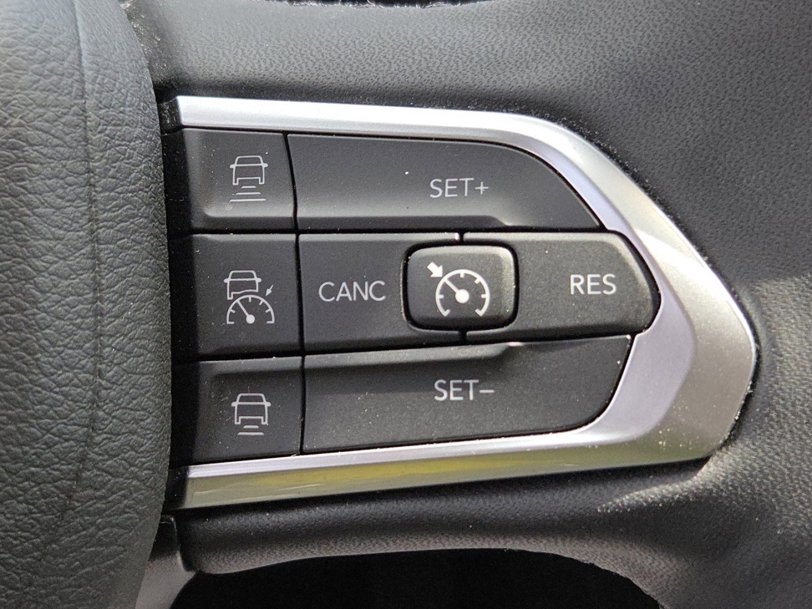 Used 2023 Jeep Compass Limited AWD/4WD image 10