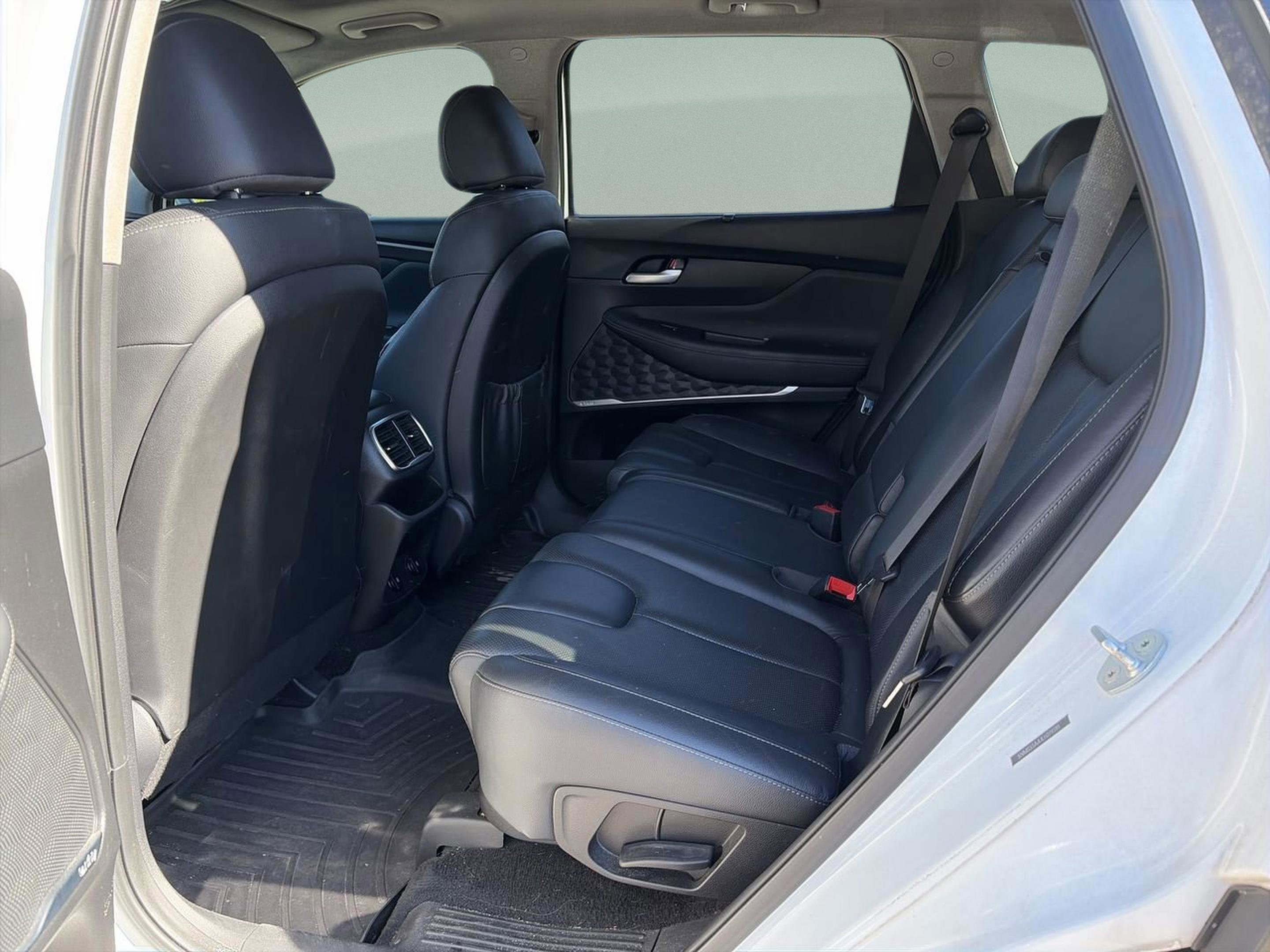 Used 2020 Hyundai Santa Fe SEL image 18