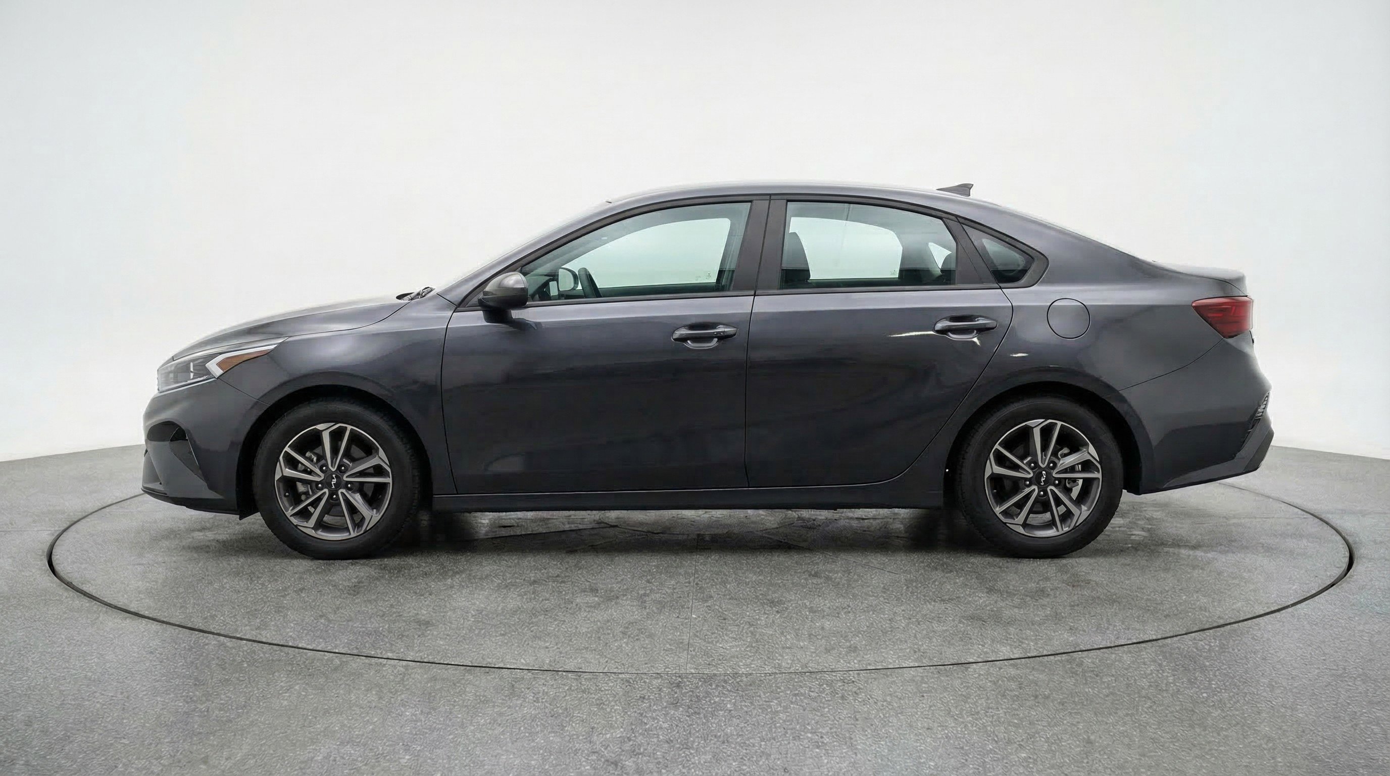 Used 2024 Kia Forte LXS image 5