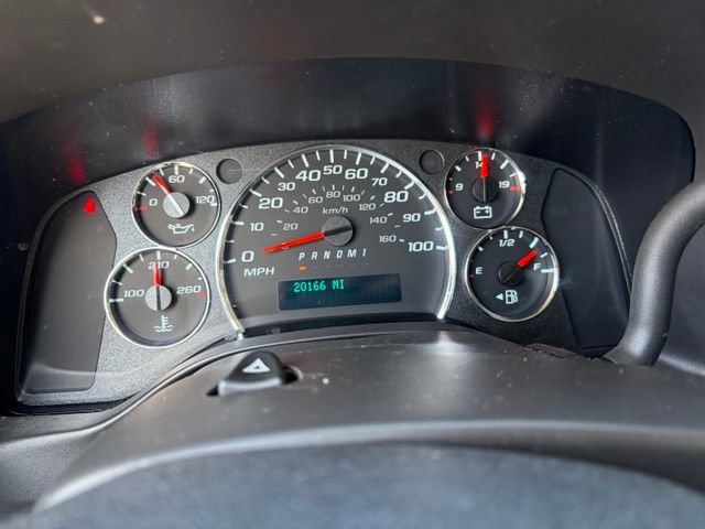 Used 2025 Chevrolet Express 2500 w/ Driver Convenience Package RWD image 13