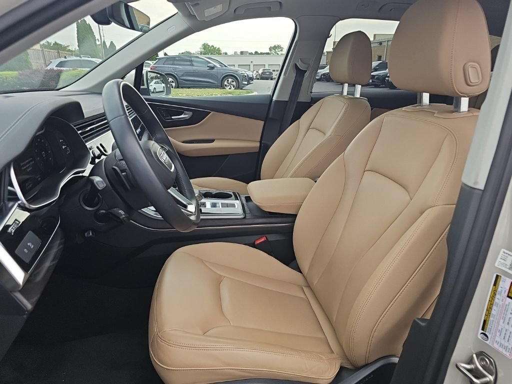 Certified 2023 Audi Q7 2.0T Premium w/ Convenience Package AWD/4WD image 3