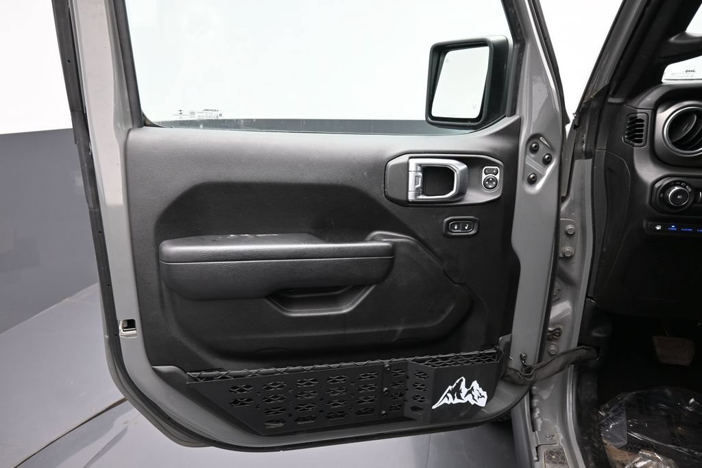 Used 2022 Jeep Wrangler Unlimited Rubicon 4xe w/ Cold Weather Group AWD/4WD image 18
