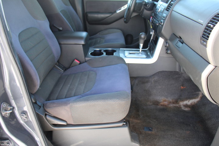 Used 2010 Nissan Pathfinder SE AWD/4WD image 23