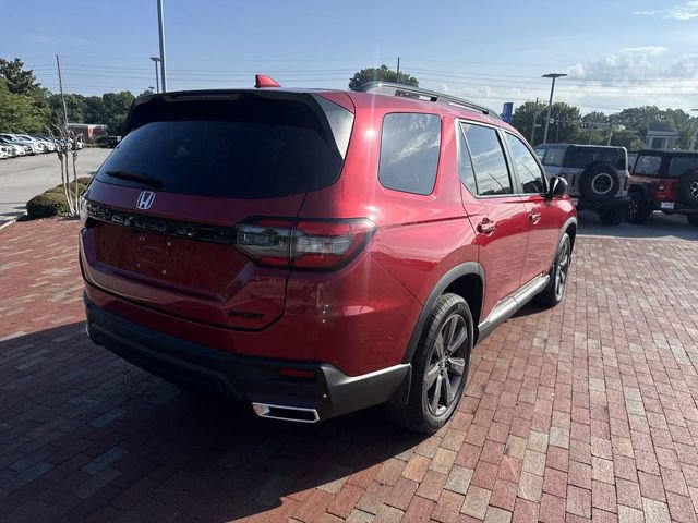 Used 2023 Honda Pilot Sport image 14