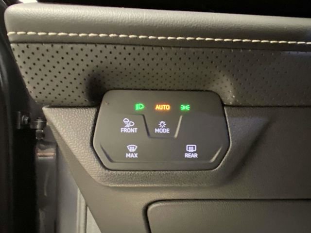 Used 2024 Volkswagen Atlas Cross Sport SE image 21