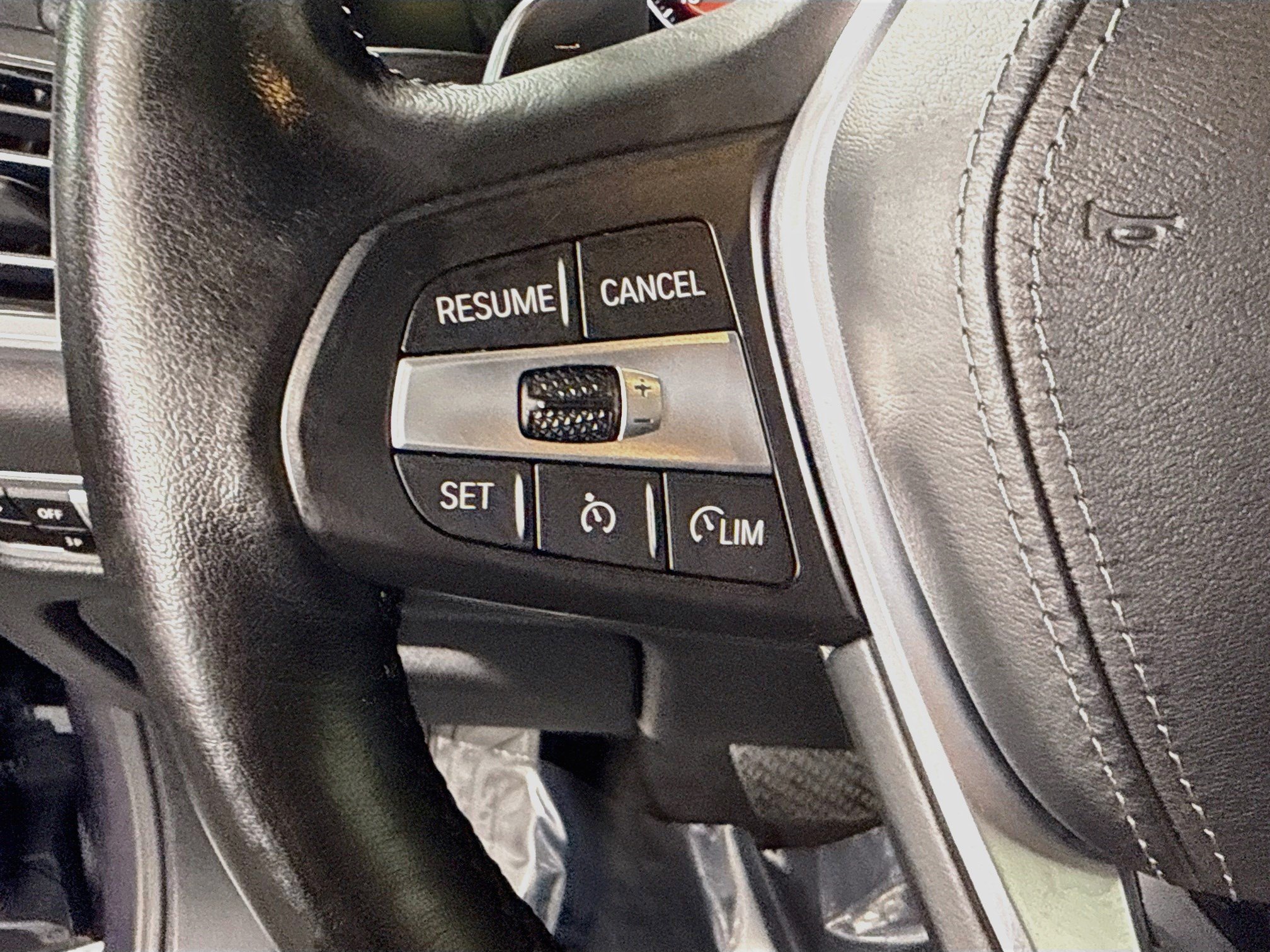 Used 2019 BMW X5 xDrive40i w/ Premium Package 2 AWD/4WD image 14