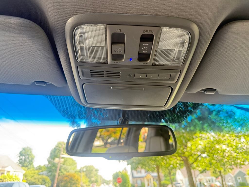 Used 2012 Honda Pilot Touring image 19