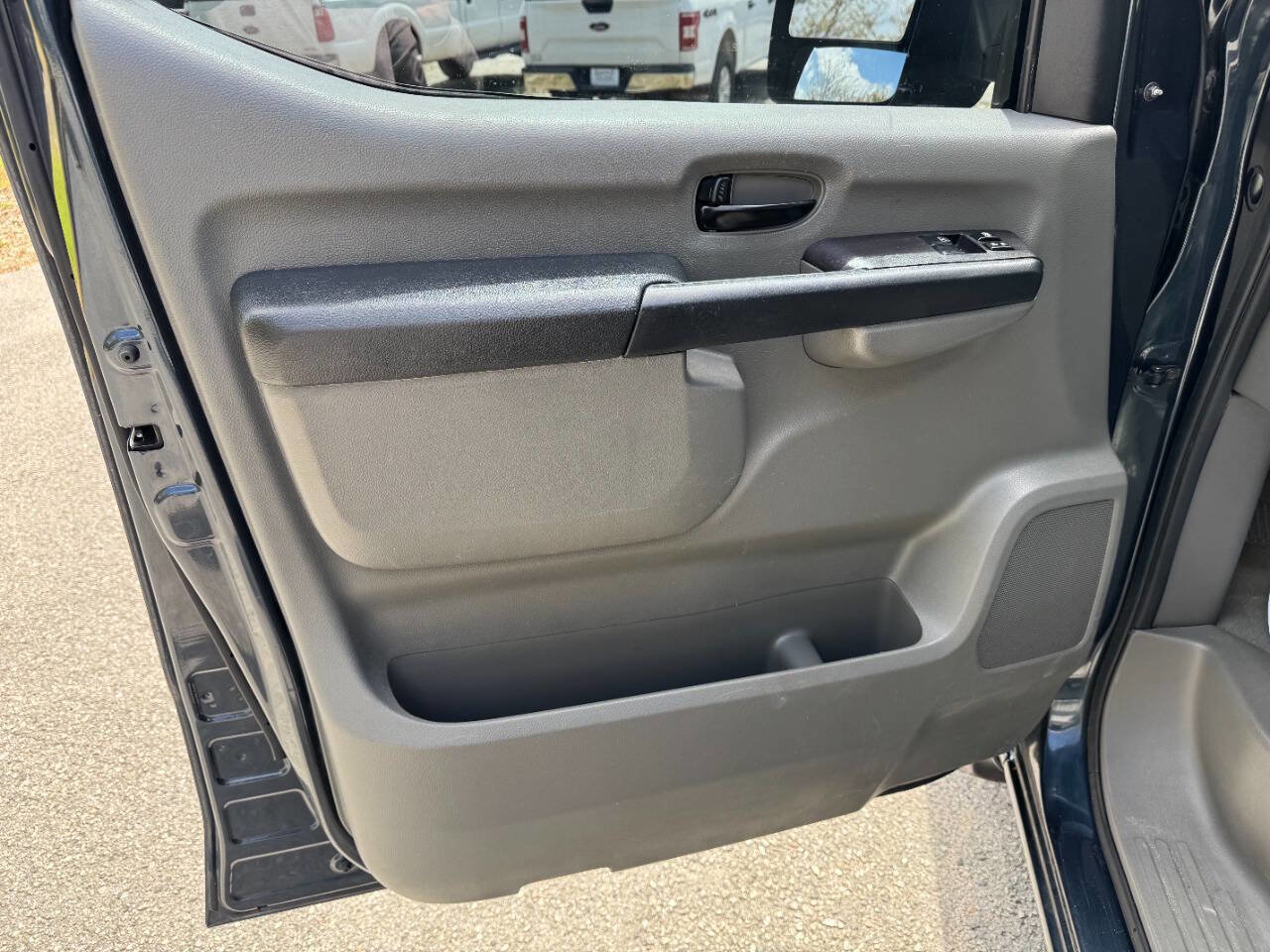 Used 2016 Nissan NV 3500 SV w/ SV Technology Package image 40