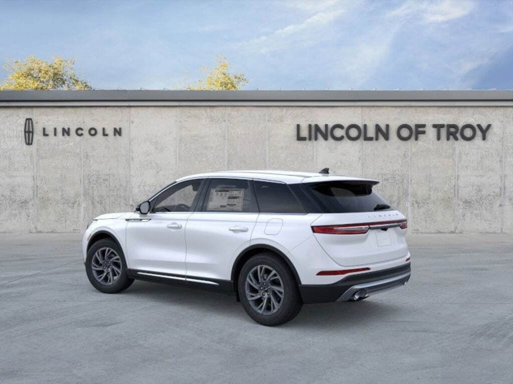 New 2025 Lincoln Corsair AWD w/ Equipment Group 101A image 26