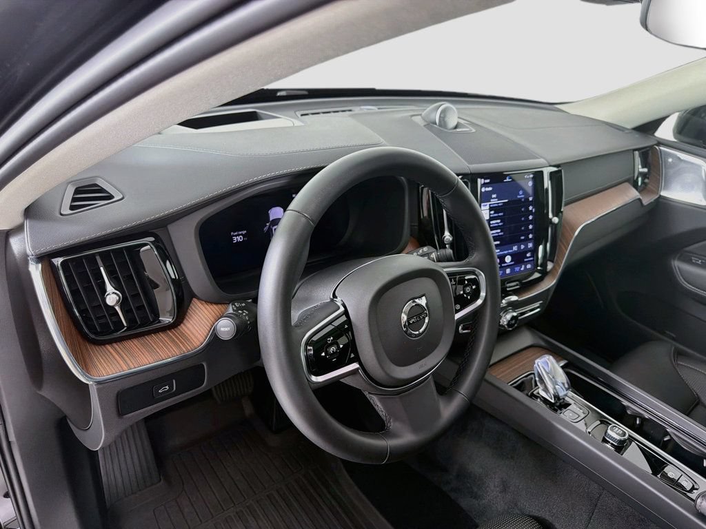 Used 2023 Volvo XC60 B5 Ultimate AWD/4WD image 9
