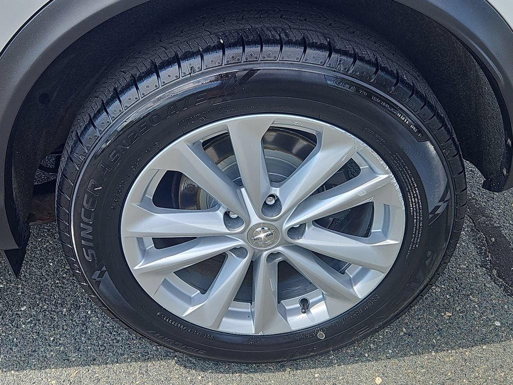 Used 2017 Nissan Rogue Sport SV AWD/4WD image 8