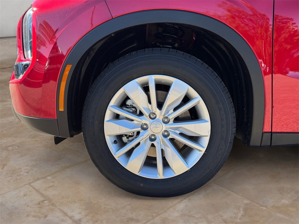 New 2025 Mitsubishi Outlander ES image 14