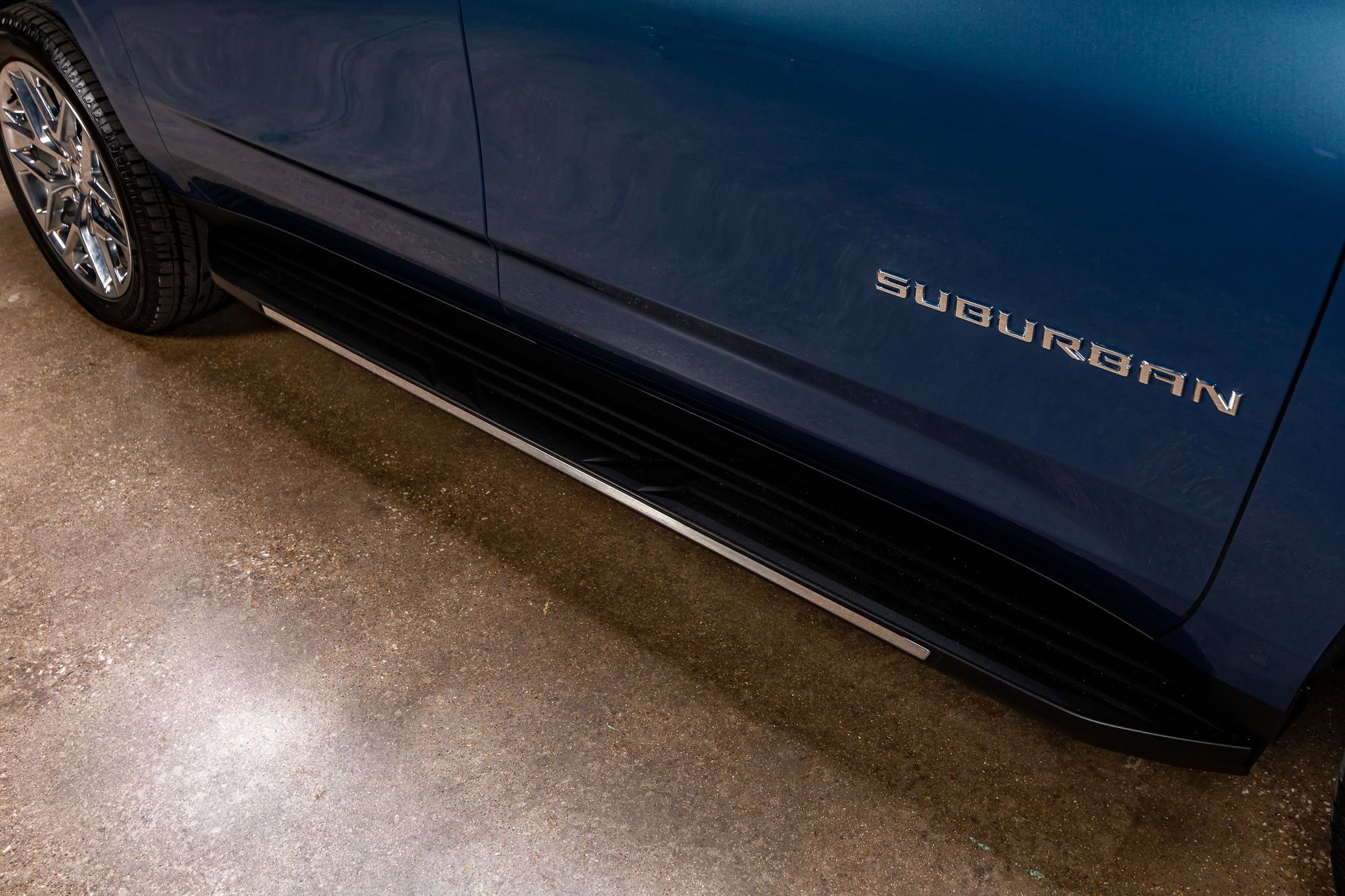 Used 2025 Chevrolet Suburban Premier w/ Sun And Tow Package image 12