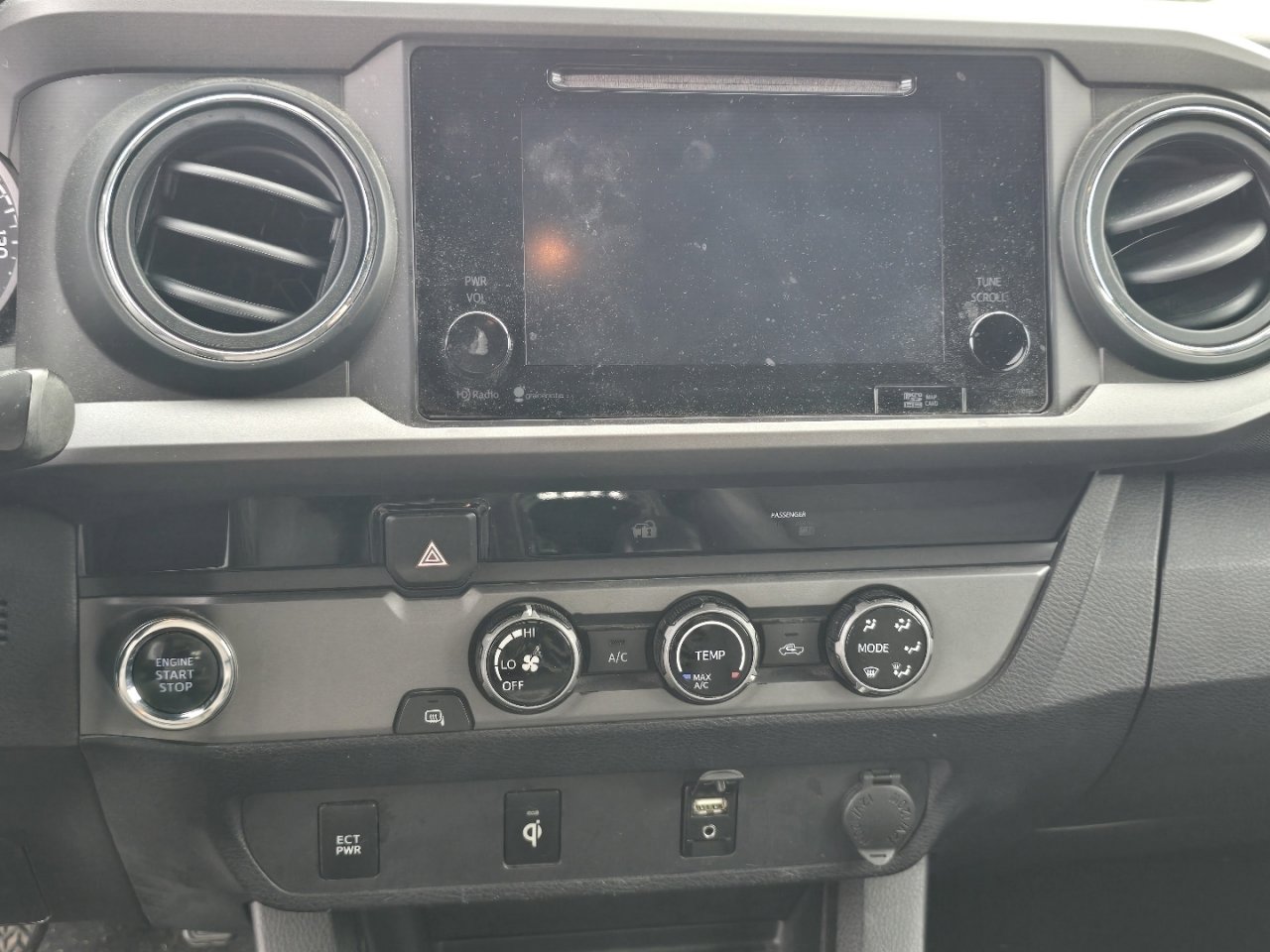 Used 2016 Toyota Tacoma TRD Sport w/ Towing Package image 20