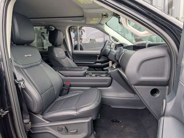 New 2026 Ford Expedition Platinum w/ Driver's Package AWD/4WD image 7