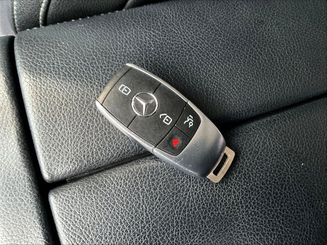 Used 2021 Mercedes-Benz GLE 350 w/ Premium Package image 36
