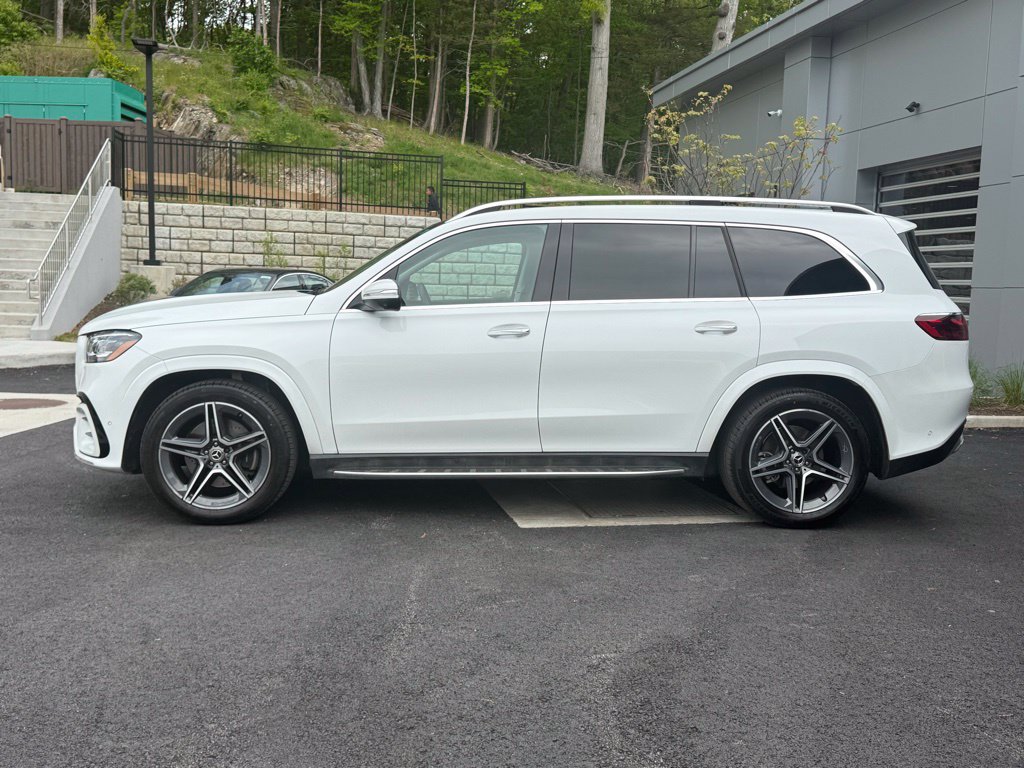 Used 2026 Mercedes-Benz GLS 450 4MATIC image 4