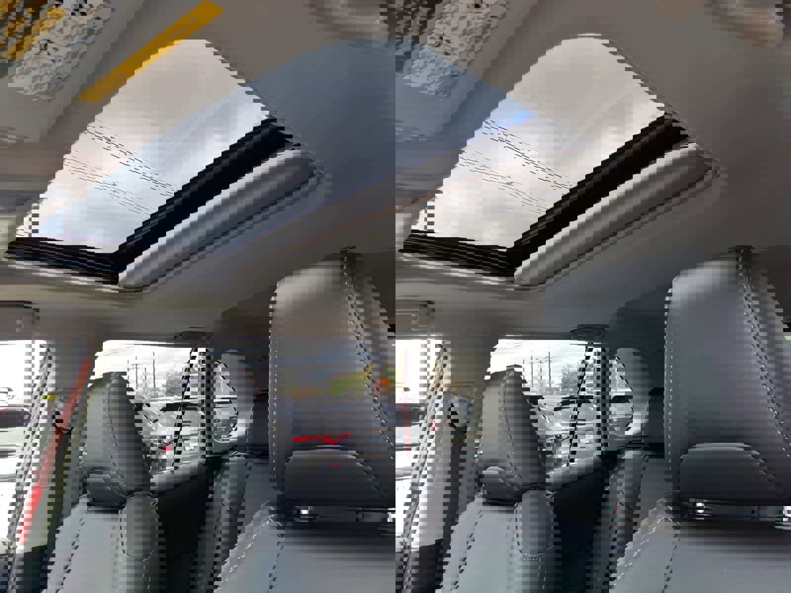 Used 2019 Toyota RAV4 XLE Premium w/ Cold Weather Package AWD/4WD image 18