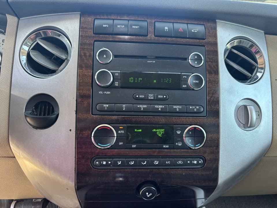 Used 2011 Ford Expedition EL XLT w/ 201A Rapid Spec Order Code RWD image 13