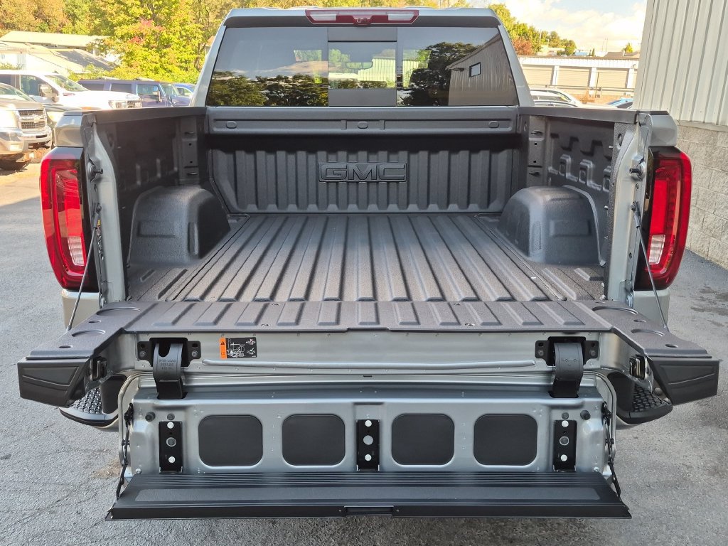 New 2026 GMC Sierra 1500 AT4 w/ AT4 Premium Package AWD/4WD image 9