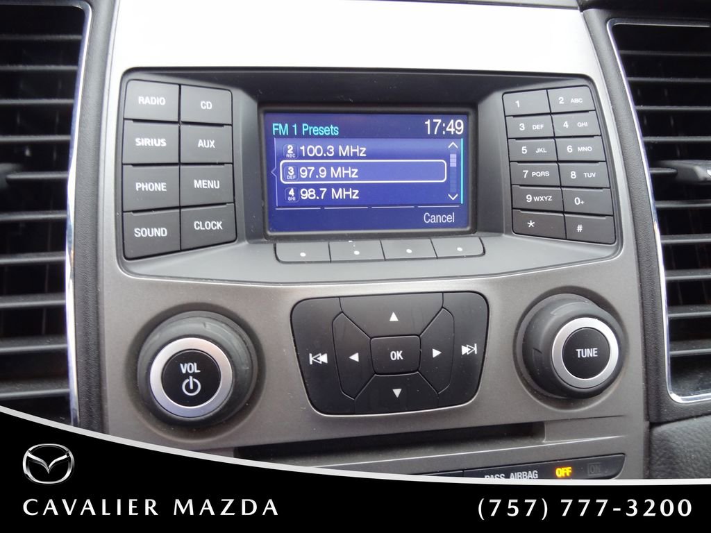 Used 2015 Ford Taurus SEL image 23