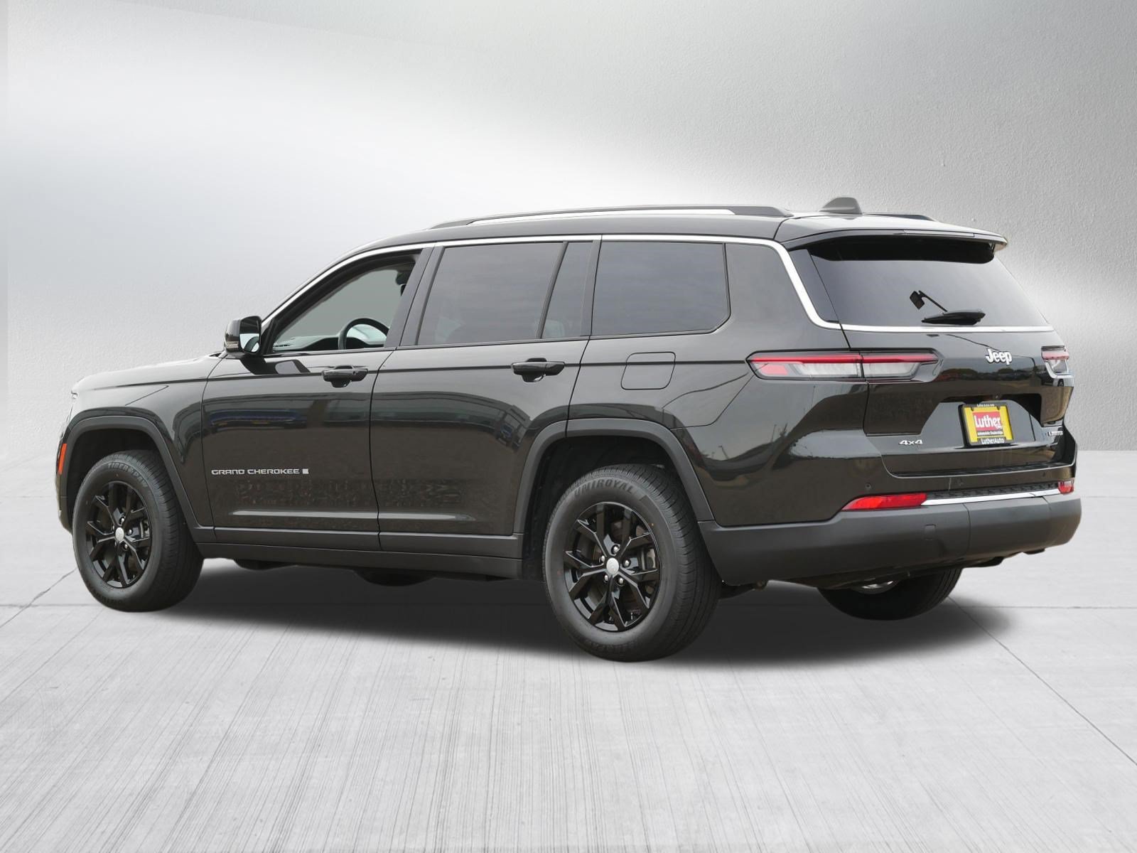 Used 2023 Jeep Grand Cherokee L Limited w/ Trailer Tow Group (B) AWD/4WD image 5