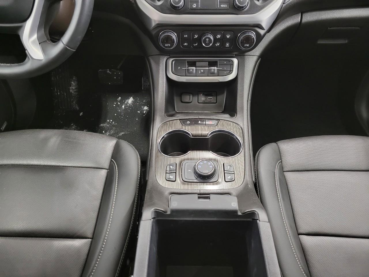 Certified 2023 GMC Acadia SLT w/ Trailering Package image 18